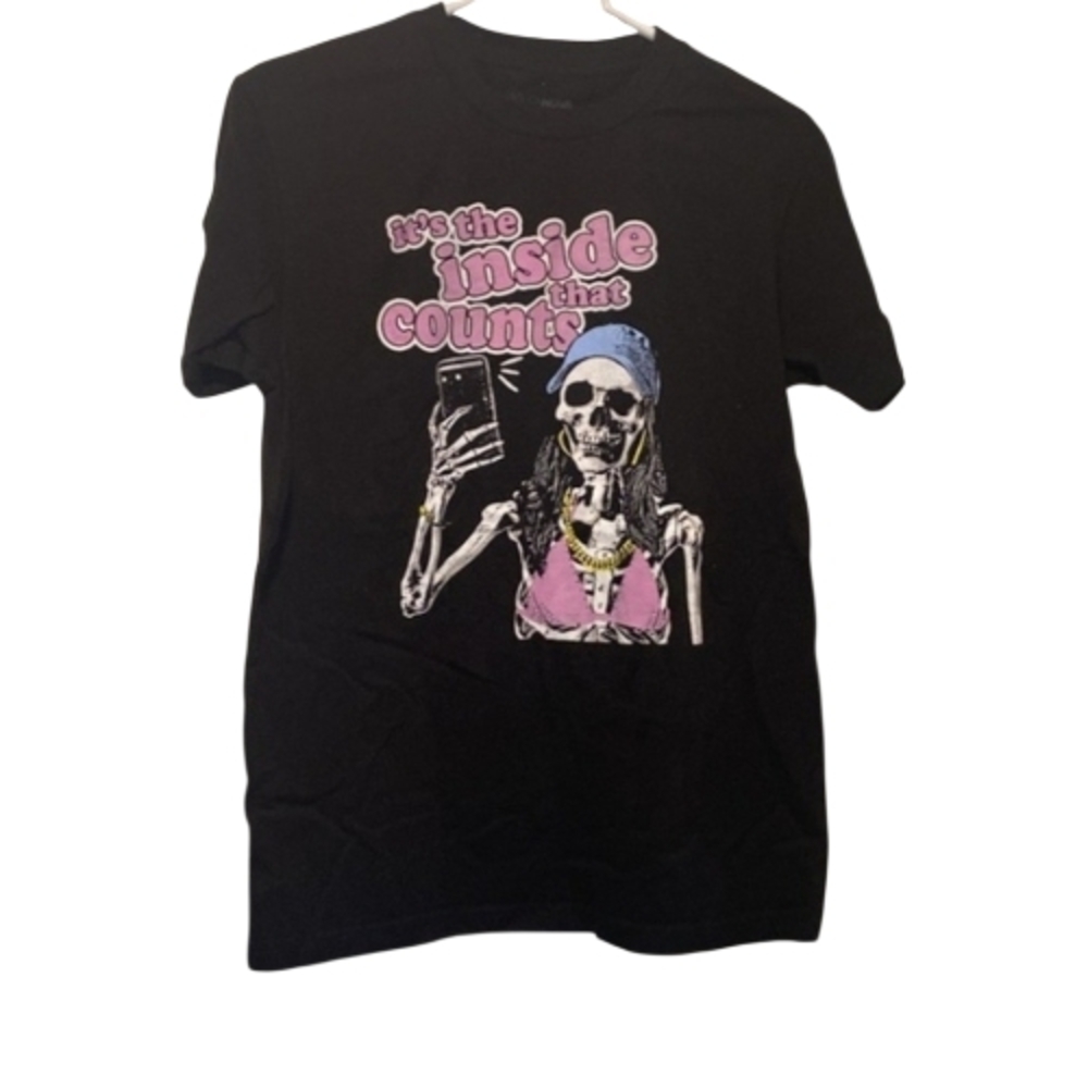 Fashion Nova | Graphic Skeleton Black Tee Small
